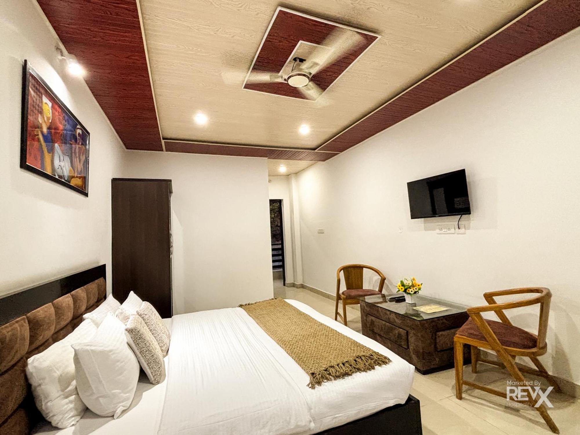 Hotel Prince Valley Lansdowne Buitenkant foto