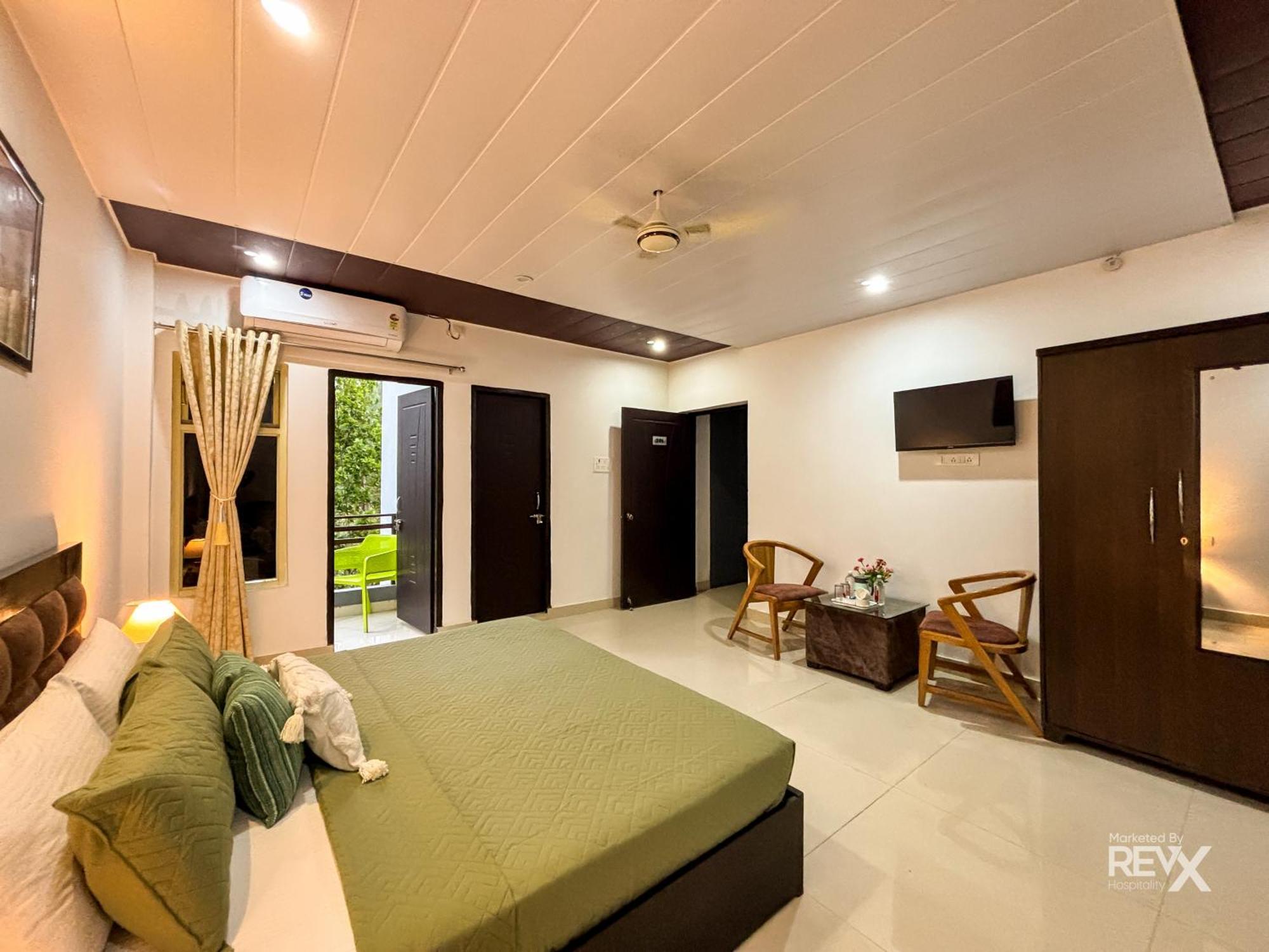 Hotel Prince Valley Lansdowne Buitenkant foto