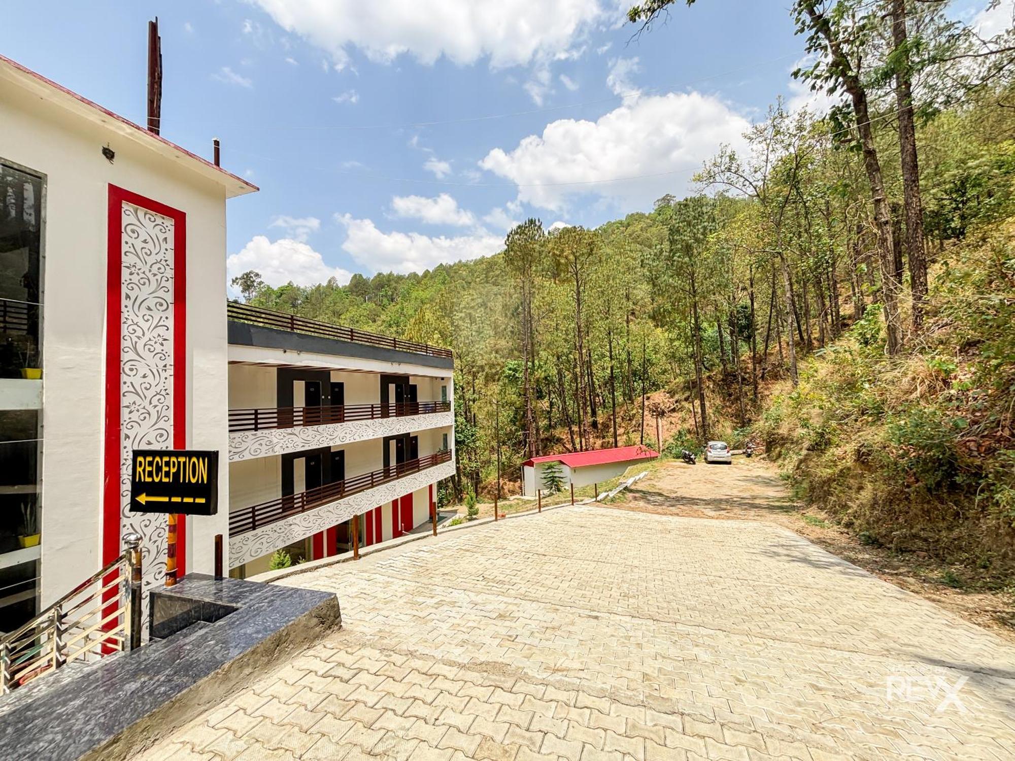 Hotel Prince Valley Lansdowne Buitenkant foto