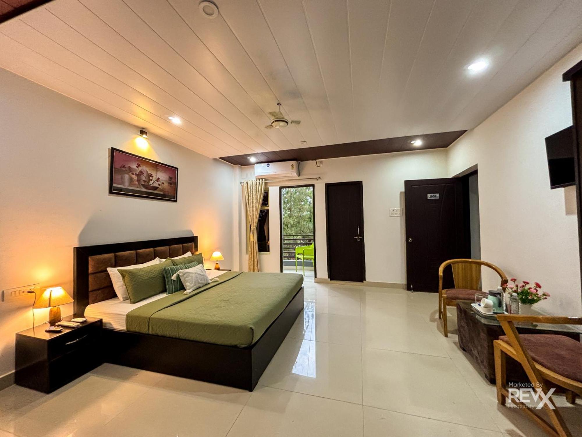 Hotel Prince Valley Lansdowne Buitenkant foto